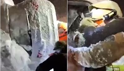 Video: Rescatan a hombre atrapado en un vehículo sepultado por la nieve