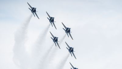 Blue Angels take flight over Chicago in Air and Water Show practice runs