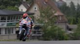 Marc Márquez no supera la repesca en Sachsenring por culpa de un insensato Bradl y partirá 13º