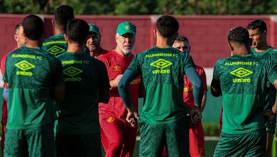 Mano Menezes comanda primeiro treino no Fluminense e pede apoio da torcida contra o Internacional: 'Razão de tudo'