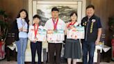 張峻議長表揚赴韓國際美食比賽獲金牌優秀學子