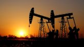 Preços do petróleo sobem mais de 2% com plano russo de cortar produção