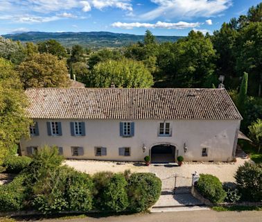 Laurent Wauquiez : découvrez sa maison gigantesque de 200m2 du Puy-en-Velay qu'il a acheté avec son épouse