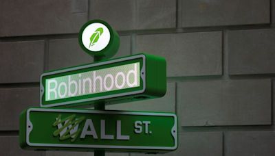 Robinhood stock price target raised on robust Q1 earnings By Investing.com