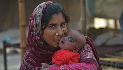 Una fatua religiosa obliga a cerrar el primer banco de leche materna de Pakistán