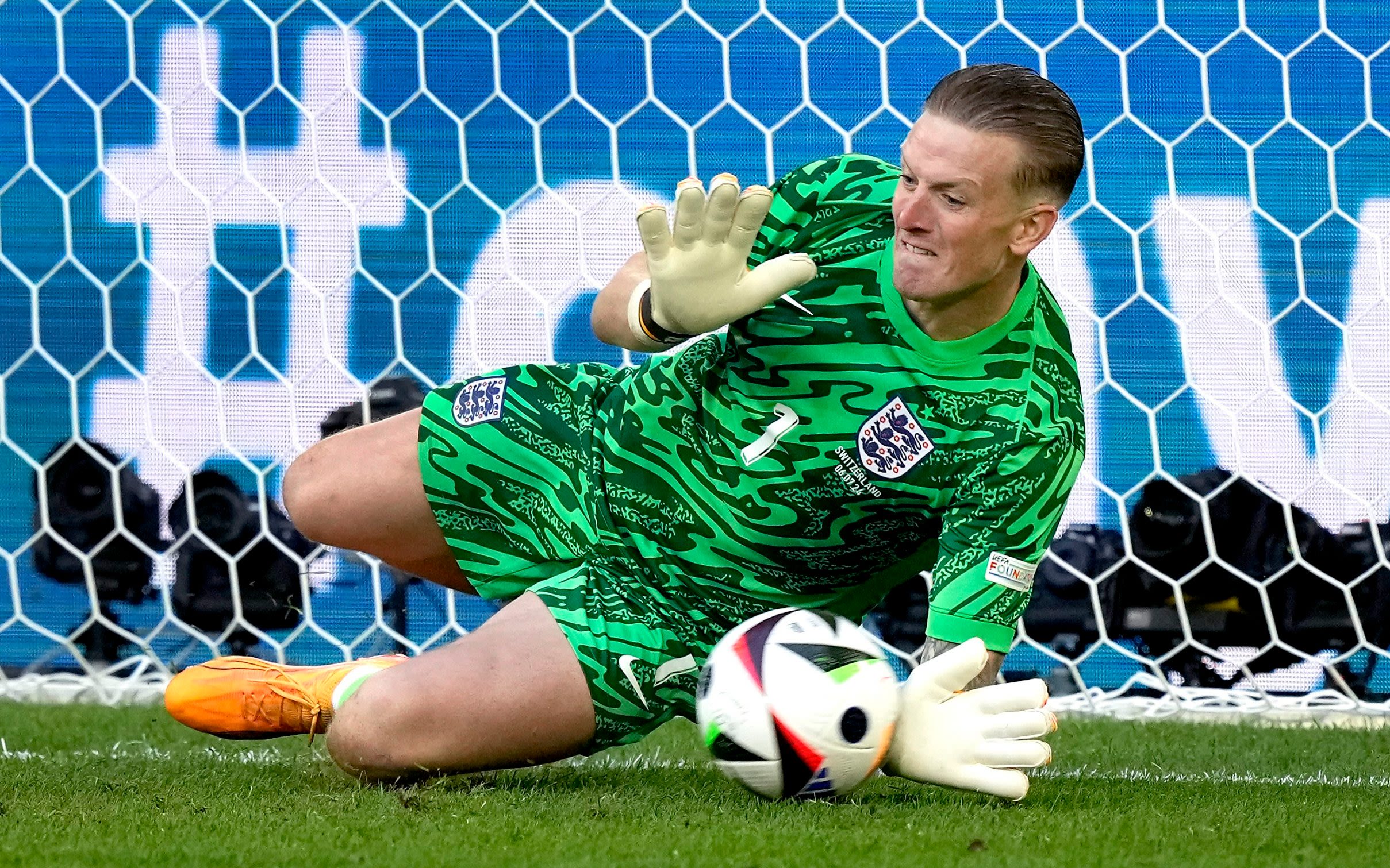 Jordan Pickford’s kit and inswinging corners can win Euro 2024 final for England, say scientists