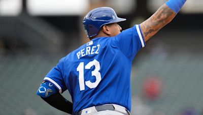 Salvador Perez returns to Royals lineup after missing game due to back tightness