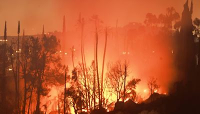 Oeste de Estados Unidos bajo alerta por avance de varios incendios forestales