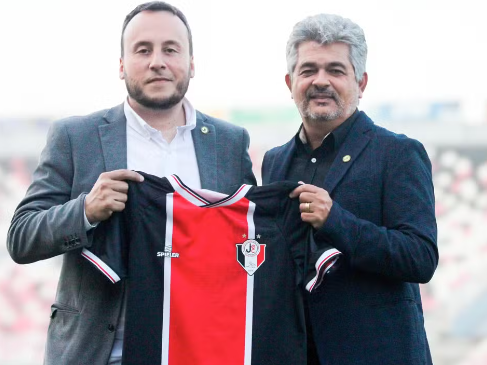 Joinville contrata ex-treinador da Seleção Brasileira