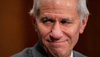 Biden, Fire Bank Regulator Martin Gruenberg