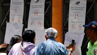 Cierran los colegios electorales en Venezuela tras una jornada con una participación histórica