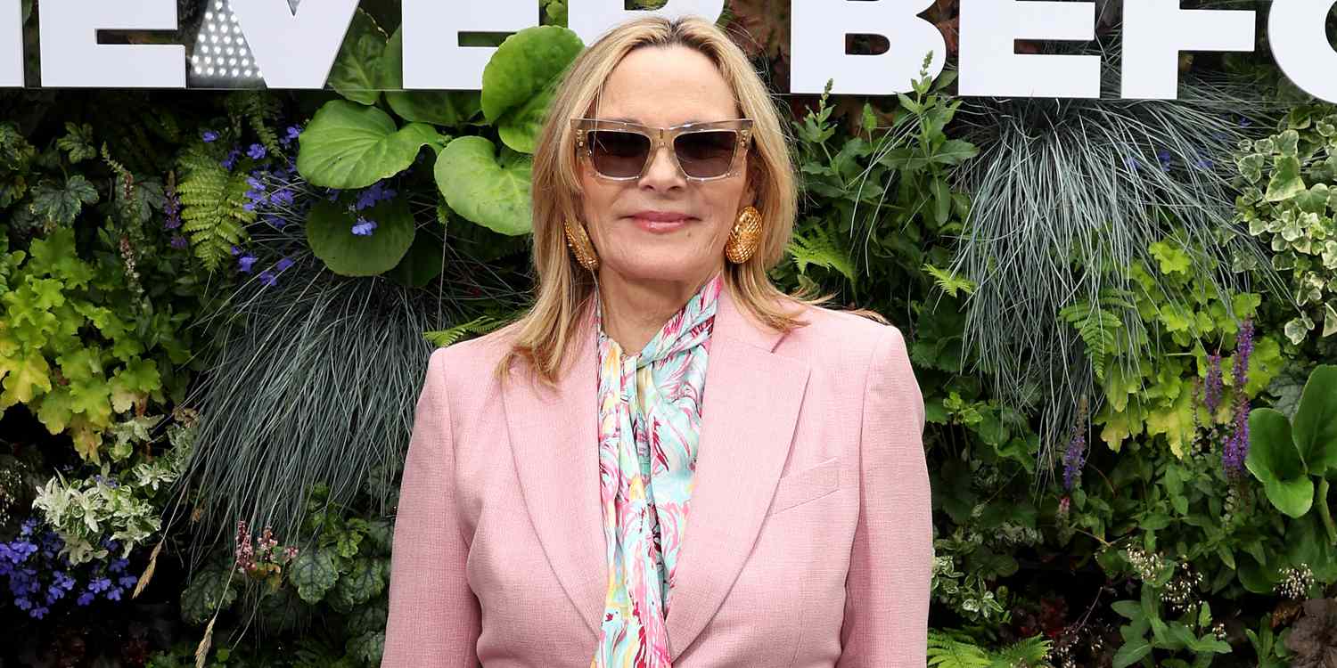 Kim Cattrall Wore the Flashy Shoe Trend Anne Hathaway Made Big