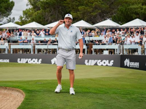 Bryson DeChambeau misses a putt, then gives away his dirty socks