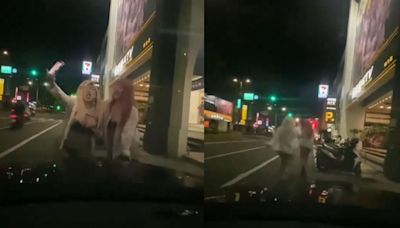 新竹嫩妹車前「火辣自拍」！大露豐滿身材狂搖 網嚇：納豆扮女裝│TVBS新聞網