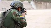 Militares ecuatorianos encontraron uniformes colombianos tras enfrentamiento contra bandas criminales