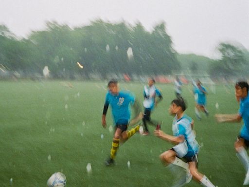 Un partido dominical en un parque de Nueva York entreteje generaciones de inmigrantes