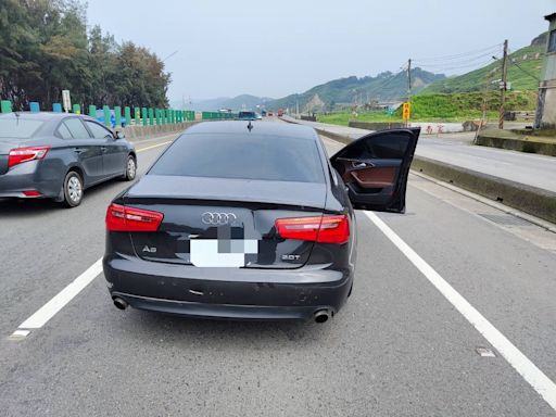 台61線林口路段車禍 疑前車突急煞釀3車追撞