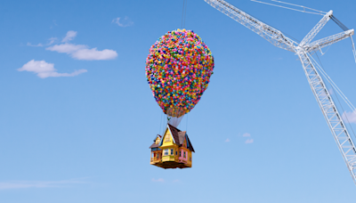 Airbnb invites you to die very stupidly by falling out of its replica of the house from Up