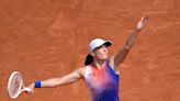 Iga Swiatek serves up fourth Roland Garros final, eases past Coco Gauff in Paris | Tennis.com