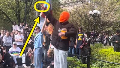 "I Feel Like I Witnessed History": People Are Obsessed With This Anonymous Man Who Ate An Entire Barrel Of Cheeseballs...