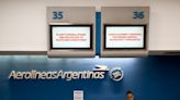 Obligan a aerolíneas a garantizar 50% del servicio durante huelgas en Argentina