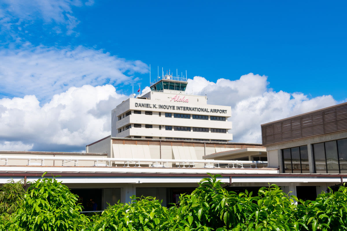 Runway Closed At Honolulu Airport