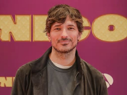 Andrés Velencoso en 'Eva & Nicole': "Con mi personaje comparto que no me gusta llamar mucho la atención, soy muy discreto"