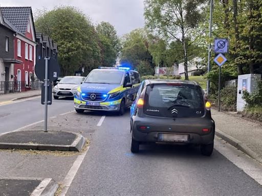 Unfall in Bergisch Gladbach: Teenager von Auto erfasst und schwer verletzt