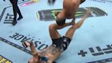 'Backflip' y guillotina: la brutal sumisión de Michel Pereira en menos de un minuto en el UFC 301