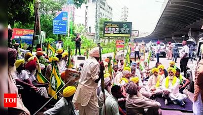 Farmers protest for cancellation of FIR in '22 murder bid case | Ludhiana News - Times of India