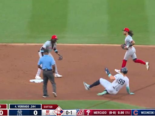 Aaron Judge, Elly De La Cruz Shared Cool Moment on Basepaths During Reds-Yankees