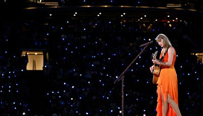 Taylor Swift starts acoustic set with call to help fan on final night in Gelsenkirchen