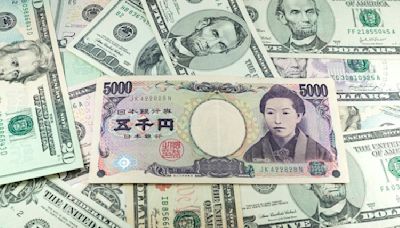 USD/JPY slumps below 161.00, US NFP data looms