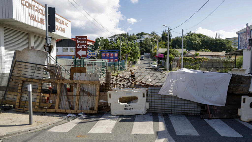 First French tourists evacuated from New Caledonia as unrest continues