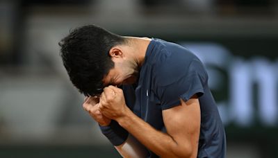 French Open LIVE: Carlos Alcaraz beats Stefanos Tsitsipas in straight sets after Novak Djokovic withdraws