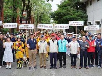 南市東區震災應變實兵演練結合震災與搜救犬 展現跨域防災救災量能