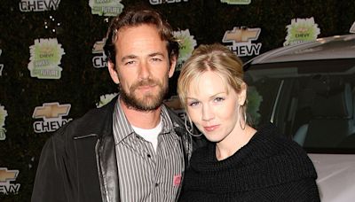 Jennie Garth Shares How Her Clothing Line Honors the Late Luke Perry