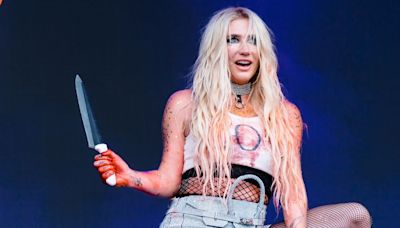 Kesha Waved a Real Knife During Lollapalooza Set