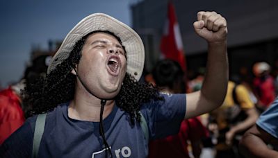 Trabajadores marchan por mejores condiciones y contra el "modelo neoliberal" en Costa Rica