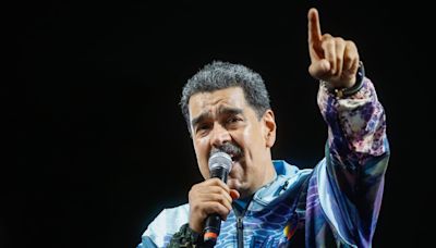 Maduro bromea con que Karol G le hizo una canción y ella lo desmiente