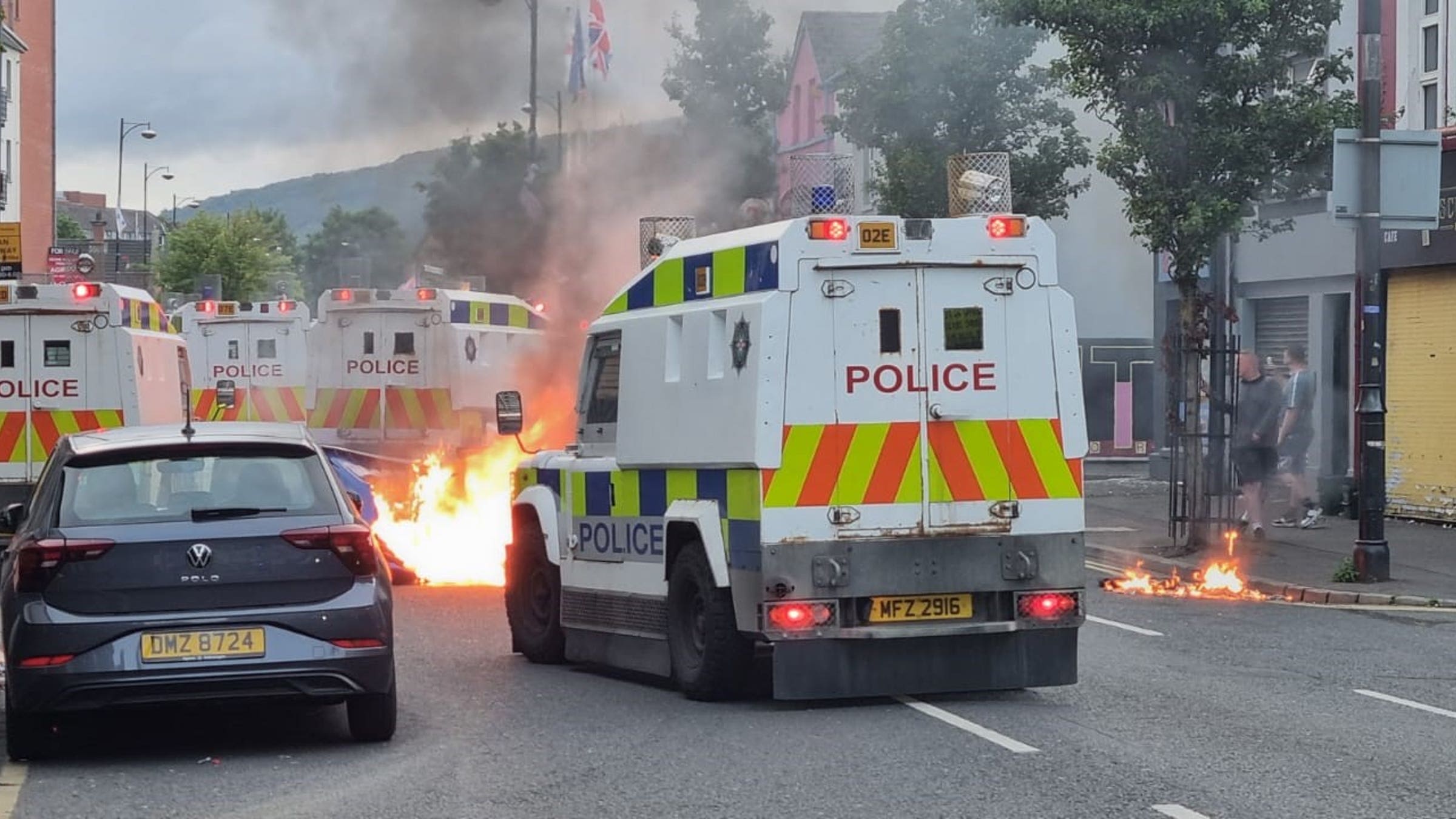 Business and cars set on fire as fresh violence breaks out in Belfast