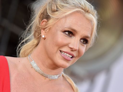 Britney Spears is pin-up perfection in yellow bikini snapshot on Instagram