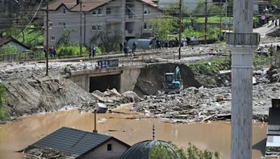 Bosnia floods kill 16 people