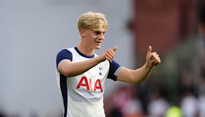 Lucas Bergvall responds to Tottenham pre-season injury scare