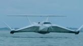 Mitad avión, mitad barco: cómo es el dispositivo que es capaz de aterrizar sobre el mar