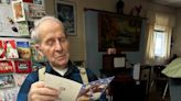 A 93-year-old vet missed Christmas cards. After family's heartfelt plea, he received 600.