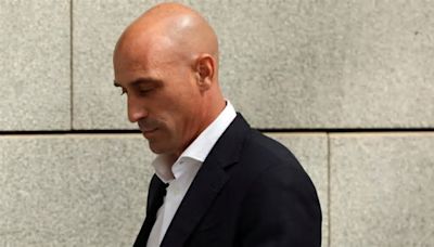 Luis Rubiales: Fiscalía pide dos años y medio de prisión por beso y coacciones contra Jenni Hermoso