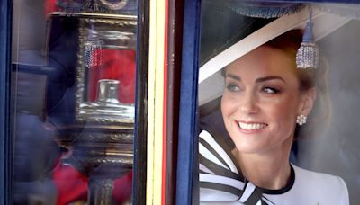 Kate Middleton's carriage photo leaves people in awe as fans spot famous actress