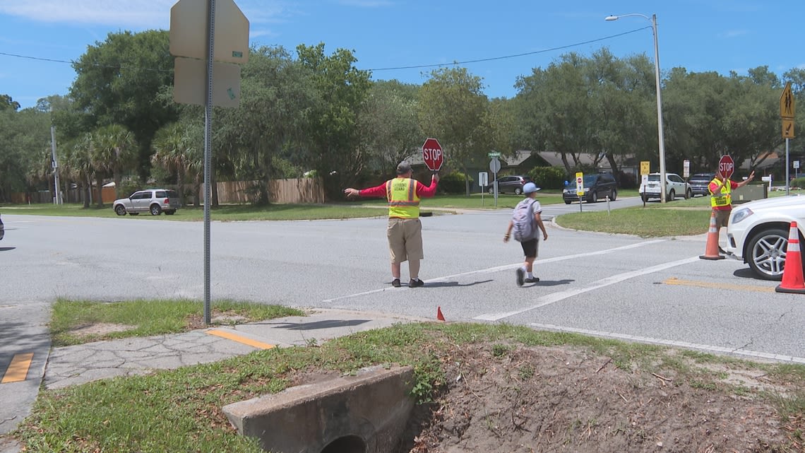 Neptune Beach Elementary parents weigh in on speed cameras coming next school year