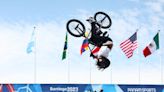 La historia de Macarena Pérez, la estrella del BMX que busca anotarse como la gran sorpresa de París - La Tercera